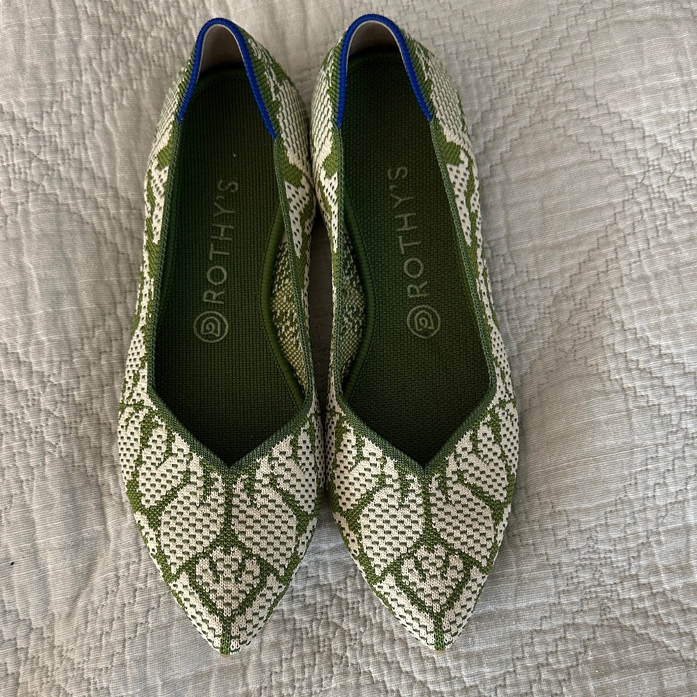 Rothy's Green and White Pointed Knit Flats Sz 10